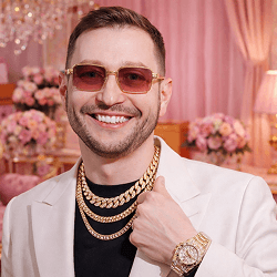 <b>[Имя Фамилия]</b>